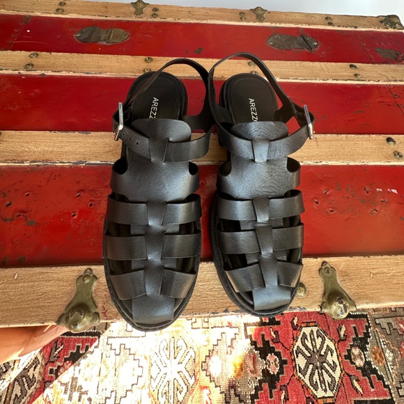 Black sandals NEW size 7AU - Picture 2 of 10